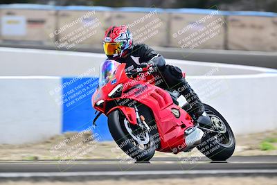 media/Apr-18-2025-TrackDaz (Fri) [[45f5874c44]]/B Group/Session 4 (Turn 6 - Outside)/
